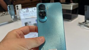 200MP कैमरे से लड़कियों को दीवाना बना रहा Honor का सस्ता स्मार्टफोन, तगड़े फीचर्स के साथ देखे कीमत