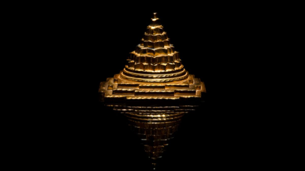 Vastu Dosh Upay: वास्तु दोष दूर करने और मनोकामना पूर्ति के लिए बेहद कारगर है पिरामिड, जानिए इसके उपाय