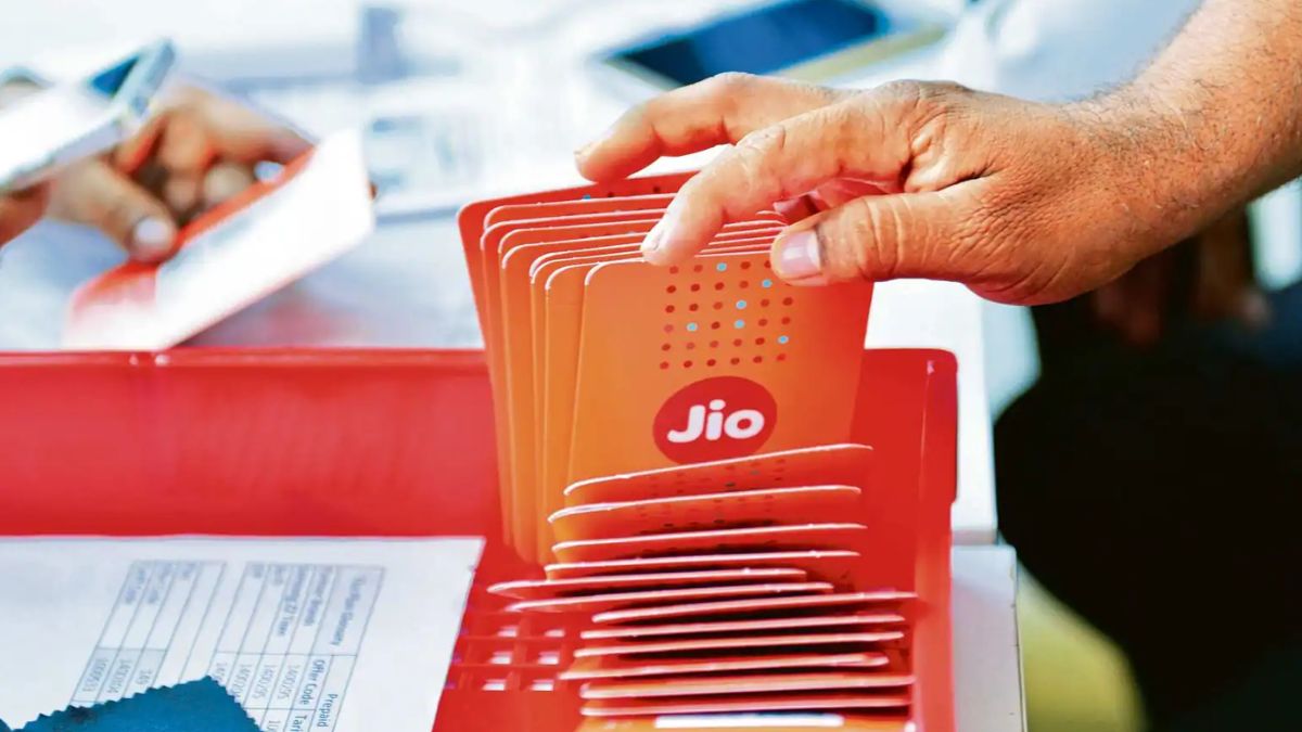 Jio New Recharge Plans: Jio यूज़र्स के लिए बड़ा झटका! कंपनी ने बढ़ाई रिचार्ज प्लान्स की कीमते